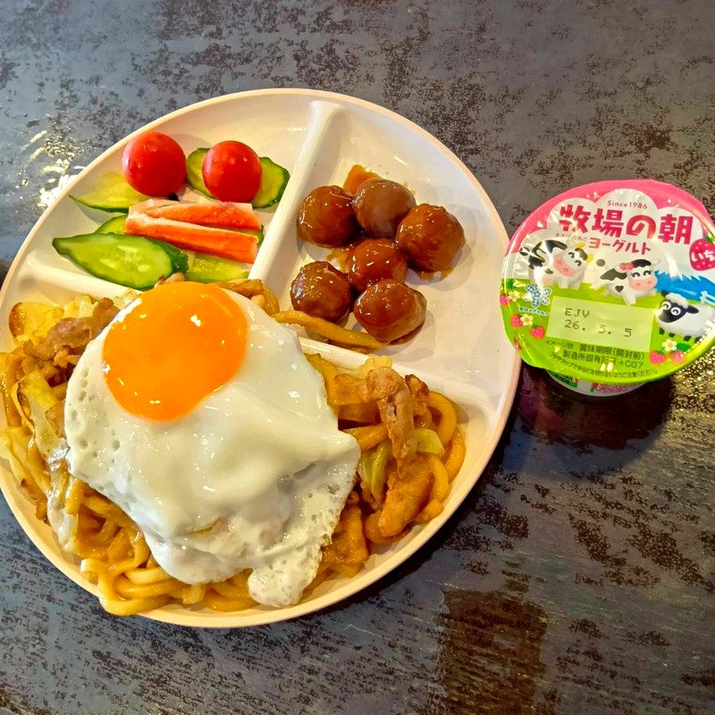 PORTE の食事 — 焼きそば